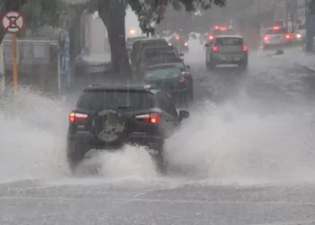 Defesa Civil emite alerta de temporal para Bauru e região