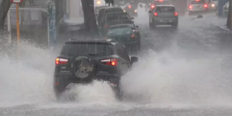 Defesa Civil emite alerta de temporal para Bauru e região