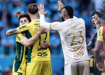 Mirassol vence Grêmio na Arena e entra no G4 do Brasileirão