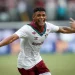 Fluminense aguenta pressão e bate o Vitória em jogo com expulsões