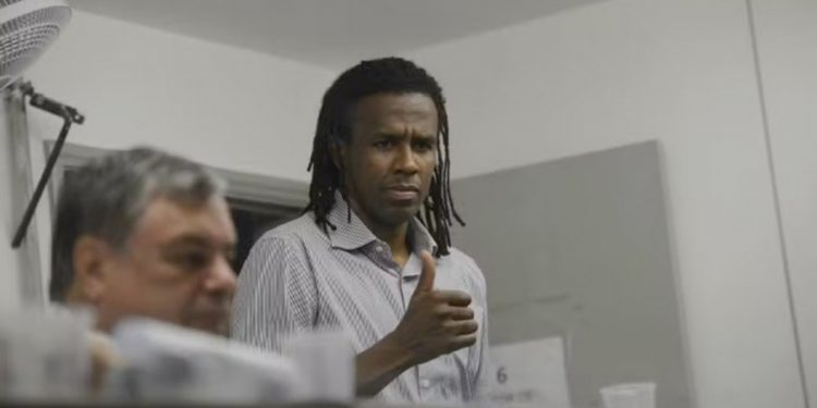 Ex-zagueiro de seleção quer comprar o Bentão