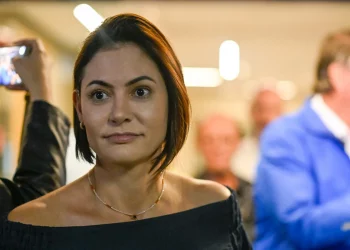Michelle revela o que pensa sobre tornozeleira de Bolsonaro