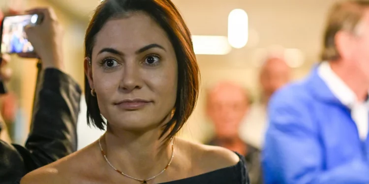 Michelle revela o que pensa sobre tornozeleira de Bolsonaro