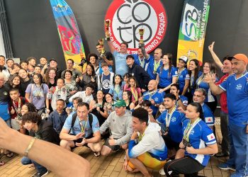 NATAÇÃO AVAREENSE SAGROU-SE CAMPEÃ  NO SUPER 50 COMPETIÇÃO REALIZADO NESTE ÚLTIMO DOMINGO EM SÃO PAULO NO CENTRO OLÍMPICO.