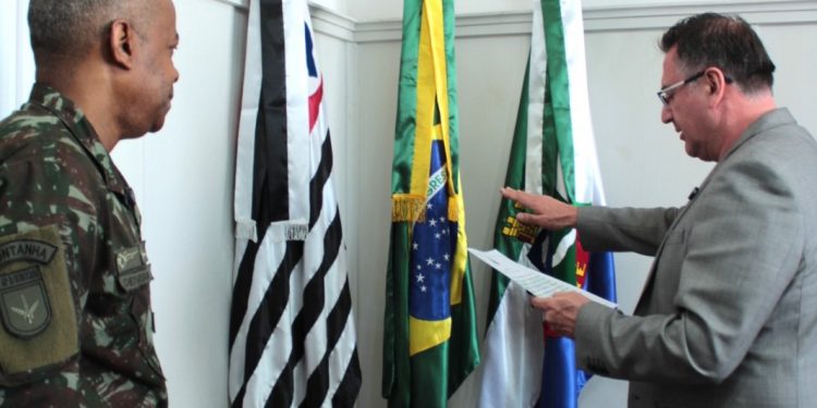 SOLENIDADE *Prefeito Roberto Araujo é empossado presidente da Junta de Serviço Militar de Avaré