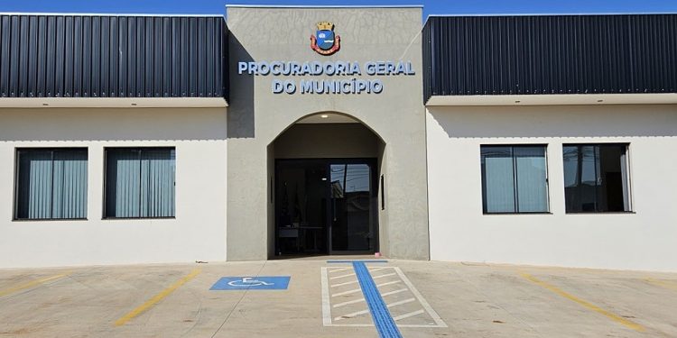 GESTÃO –  *Procuradora Ana Claudia volta ao comando da Procuradoria-Geral do Município*