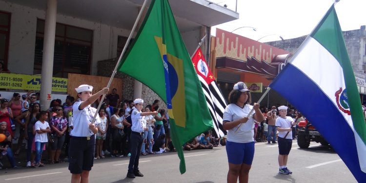 EVENTO –  Ato cívico e tradicional desfile celebram aniversário de Avaré no dia  15