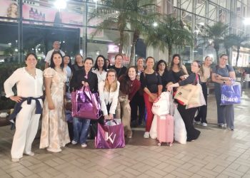 INDÚSTRIA E COMÉRCIO – Profissionais de Avaré visitam maior feira de beleza das Américas