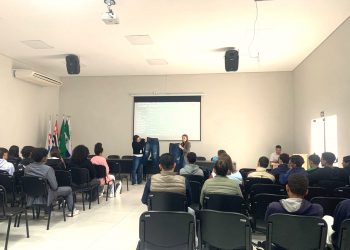 INDÚSTRIA E COMÉRCIO  *SENAI ministra capacitação a jovens aprendizes de Avaré