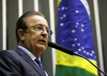 Projeto promete zerar juros do FIES de contratos até 2017 para aliviar dívidas de estudantes