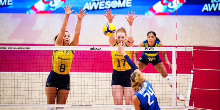 Apesar do destaque de Gabi, Brasil perde para Itália e está fora final do Mundial de Vôlei