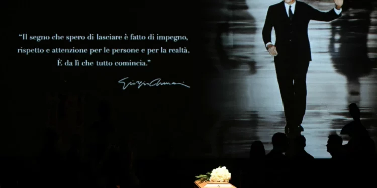 Giorgio Amarni: milhares de pessoas se despedem do ‘rei da moda’ em Milão