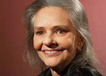 Morre a cantora Angela Ro Ro, aos 75 anos