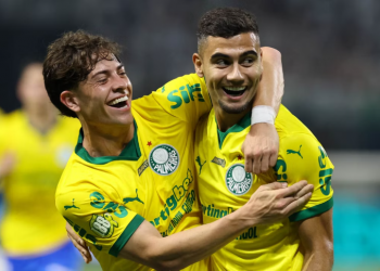Palmeiras goleia o Fortaleza e dorme na vice-liderança do Brasileirão