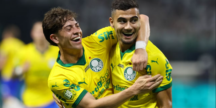 Palmeiras goleia o Fortaleza e dorme na vice-liderança do Brasileirão
