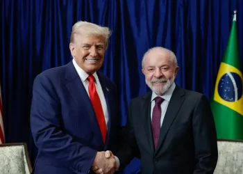 Lula se reúne com Trump na Malásia e discute relações entre Brasil-EUA
