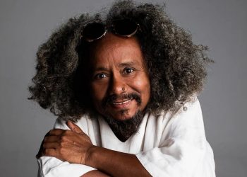 Chico César faz show gratuito na 42ª Fampop, que começa nesta quinta, 9, na Concha Acústica