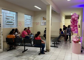 Outubro Rosa: Posto de Saúde do Bairro Alto realiza ação de conscientização sobre a saúde da mulher