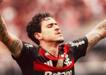 Flamengo vence no Maracanã e empata em número de pontos com Palmeiras