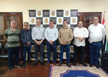 Autoridades discutem melhorias para Polícia Civil durante visita à Seccional de Avaré