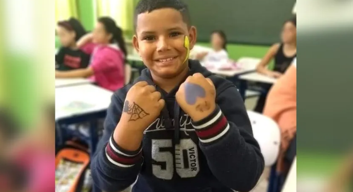 MORRE ADOLESCENTE QUE FRATUROU COLUNA AO CAIR EM REDE DE ESGOTO ENQUANTO ANDAVA DE BICICLETA