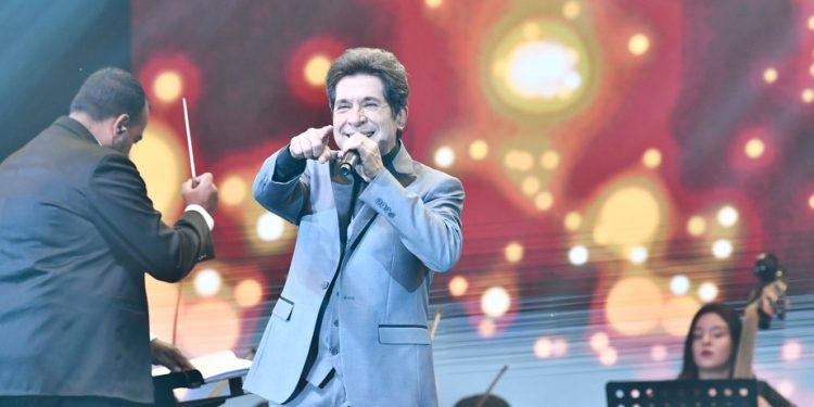 Show do cantor Daniel, especiais e celebrações marcam a Festa da Padroeira na TV Aparecida