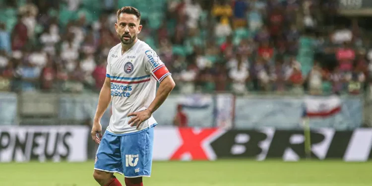 Everton Ribeiro passa por cirurgia de tireoide devido a um câncer