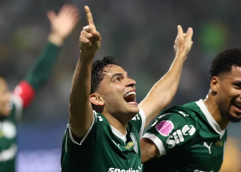 Palmeiras goleia o Juventude e se isola na liderança do Campeonato Brasileiro
