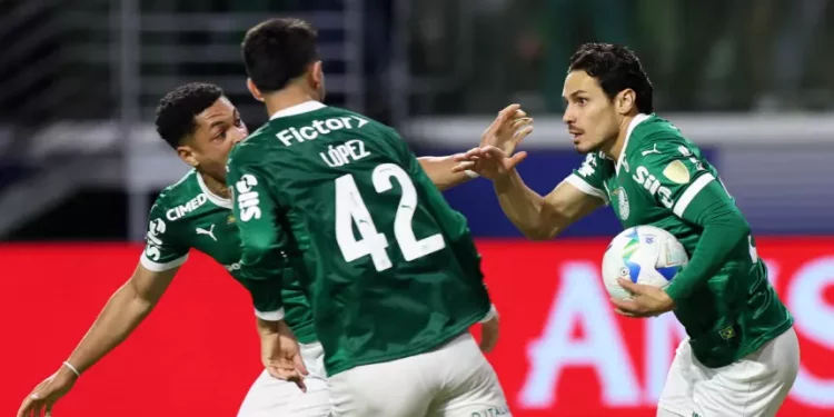 Palmeiras goleia LDU e vai à final da Libertadores