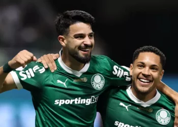 Palmeiras vence o Vasco e assume a vice-liderança do Brasileiro