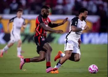 Corinthians vence o Vitória e abre distância do Z4 do Brasileirão