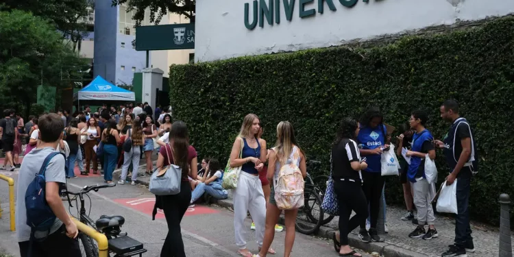 Enem 2025: candidatos fazem prova de matemática e ciências da natureza