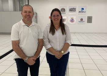 Secretário Ricardinho acompanha vereadora em visita às obras do Poupatempo