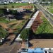 OBRAS –  Governo Roberto Araujo pavimenta via que conecta SP-255 à Avenida Cunha Bueno