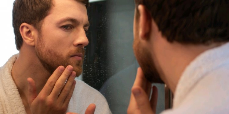 Novembro Azul além do check-up: o que unhas, pelos e cabelos podem revelar sobre a saúde dos homens?