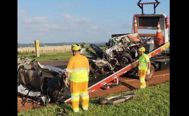 COLISÃO FRONTAL ENTRE CARRO E BITREM DEIXA DOIS MORTOS NA SP-255 EM AVARÉ