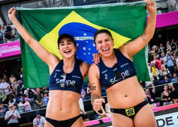 Carol Soberg e Rebecca faturam bronze no Mundial de vôlei de praia