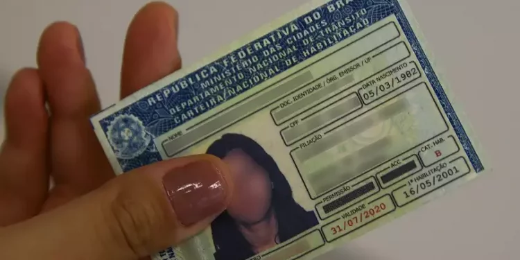 Tentativas de fraudes com documentos mais que dobram de 2022 a 2025