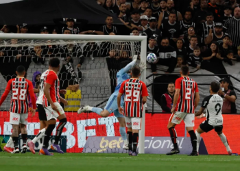 Corinthians vence Majestoso e cola no São Paulo