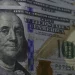 Dólar supera R$ 5,40 em meio a ajustes externos e tensão política