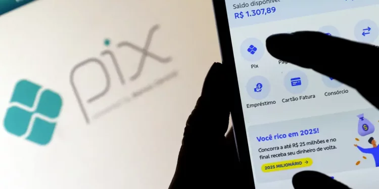 Pix completa cinco anos perto de movimentar R$ 30 trilhões por ano