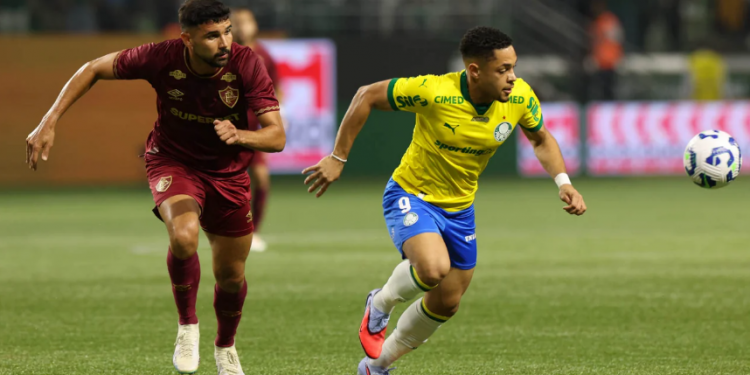 Palmeiras empata com o Fluminense e vê Flamengo ampliar vantagem na liderança do Brasileiro