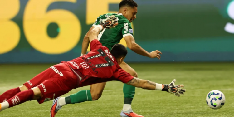 Palmeiras vence o Santos e abre vantagem na ponta do Brasileirão