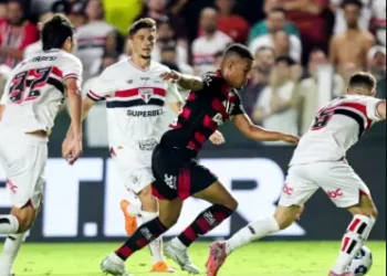 São Paulo empata com o Flamengo na Vila Belmiro