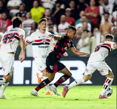 São Paulo empata com o Flamengo na Vila Belmiro