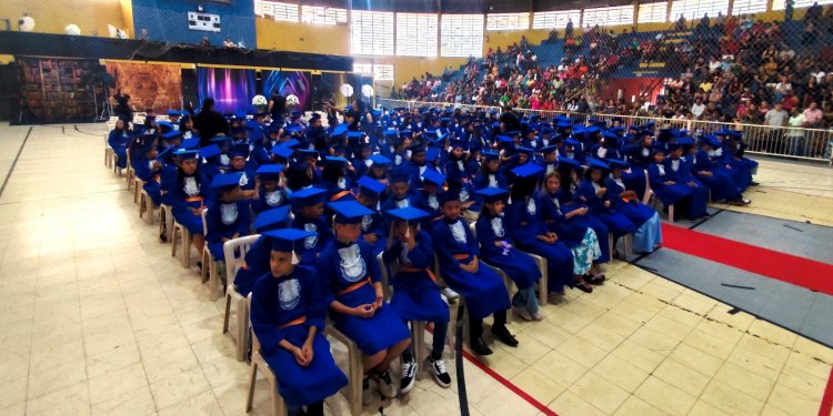 EDUCAÇÃO – Formatura marca encerramento do ano letivo na Rede Municipal de Ensino