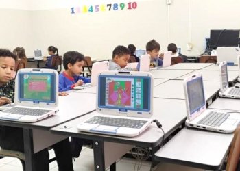 EDUCAÇÃO – Projetos de informática atenderam 6,6 mil alunos de escolas municipais em 2025