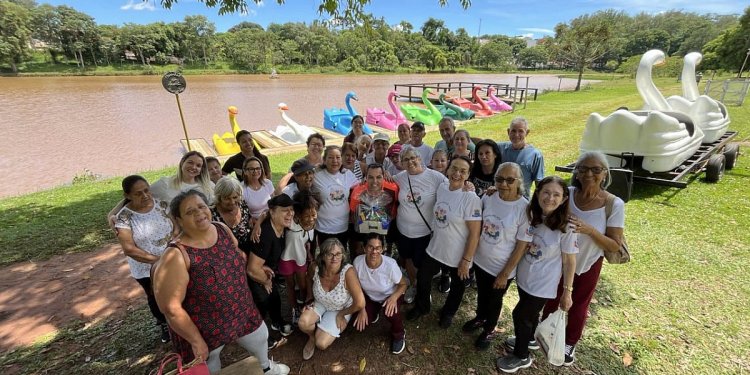 CRAS Vera Cruz faz confraternização de fim de ano no Horto Florestal