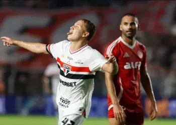 São Paulo vence o Internacional na Vila Belmiro