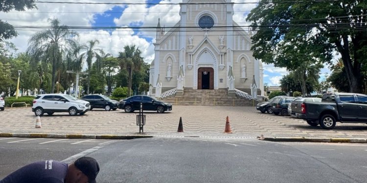 NOVOS REDUTORES DE VELOCIDADE SÃO INSTALADOS EM AVARÉ